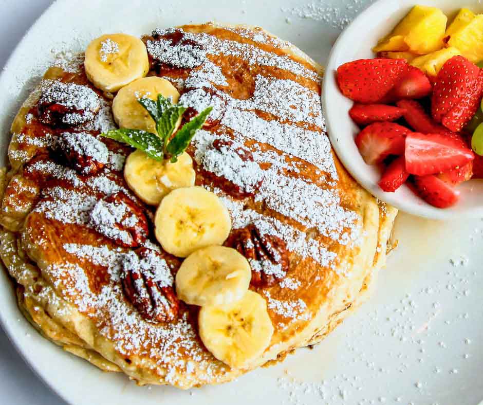 Pancakes with Bananas and Fruit